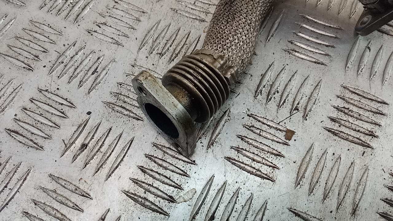 Трубка картерных газов