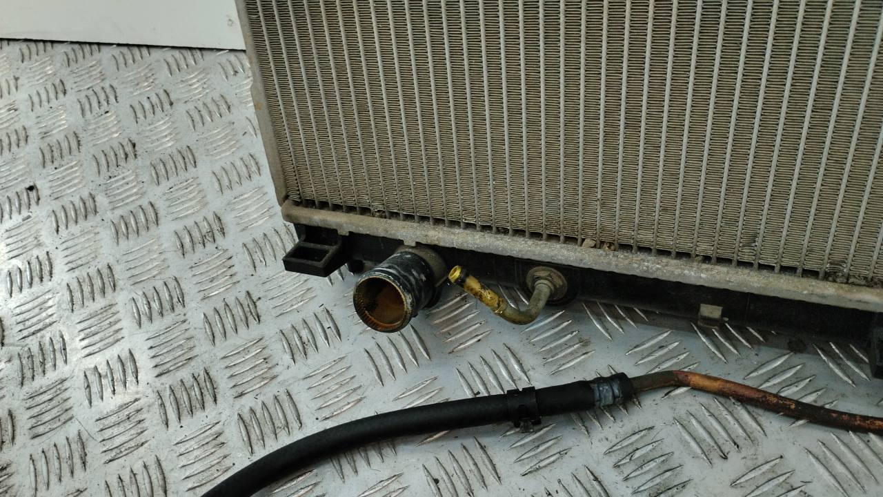 Радиатор охлаждения двигателя