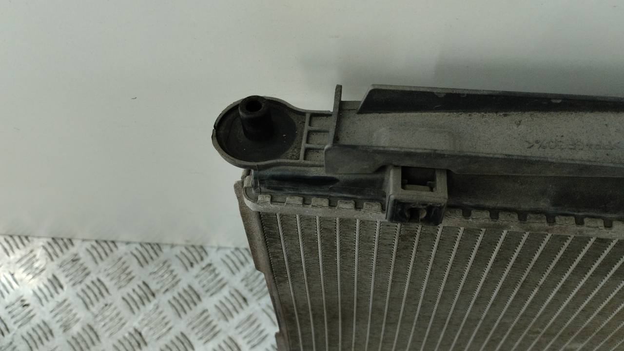 Радиатор охлаждения двигателя