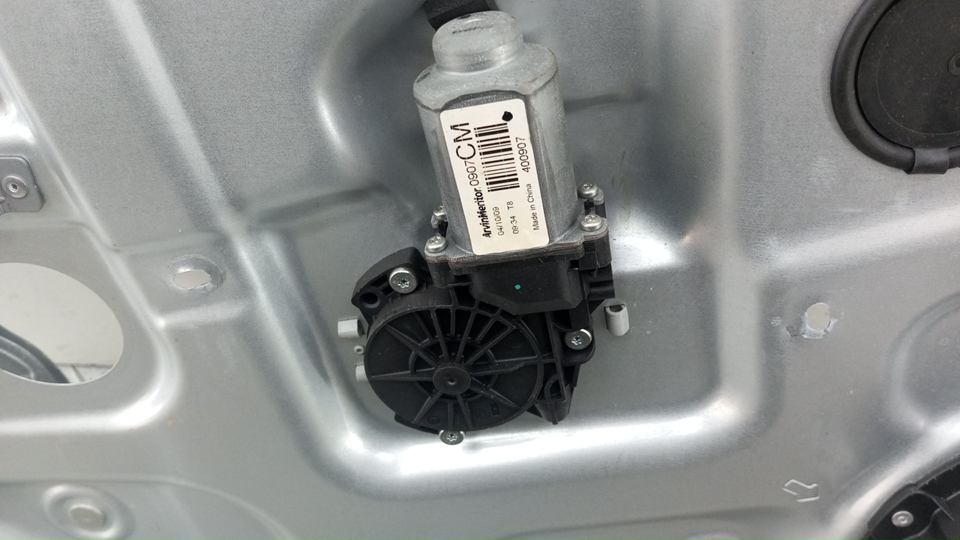 Стеклоподъемник электр. передний левый