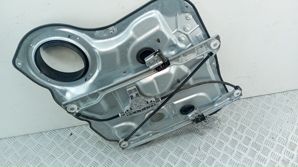 Стеклоподъемник электр. передний левый