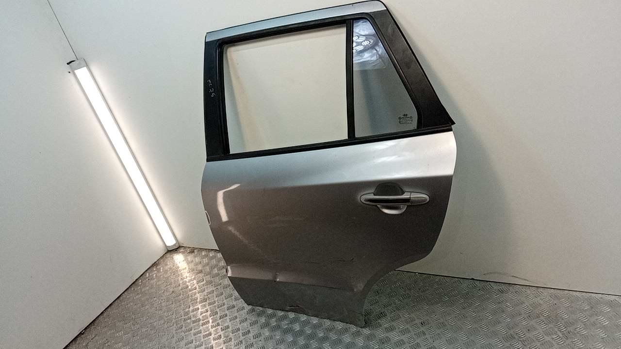 Дверь задняя левая