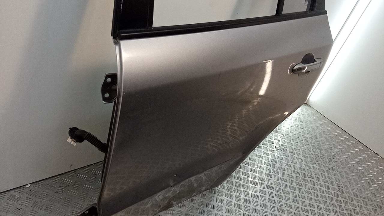 Дверь задняя левая