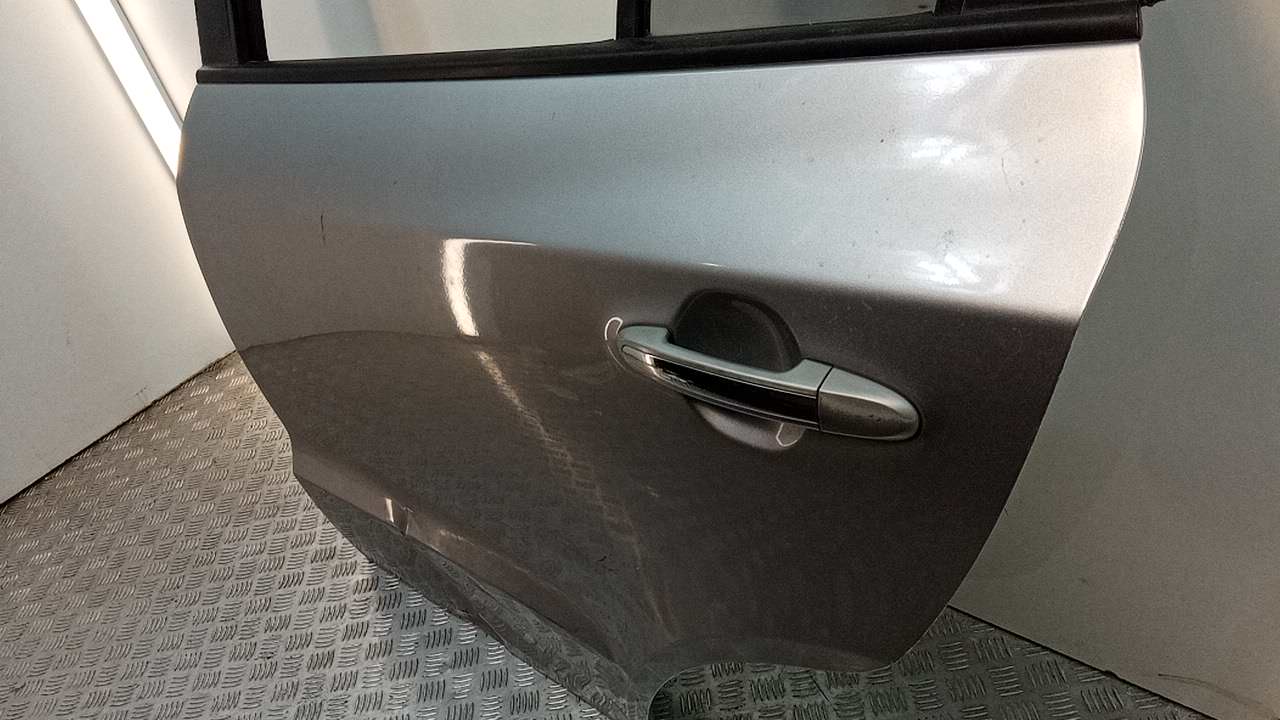 Дверь задняя левая