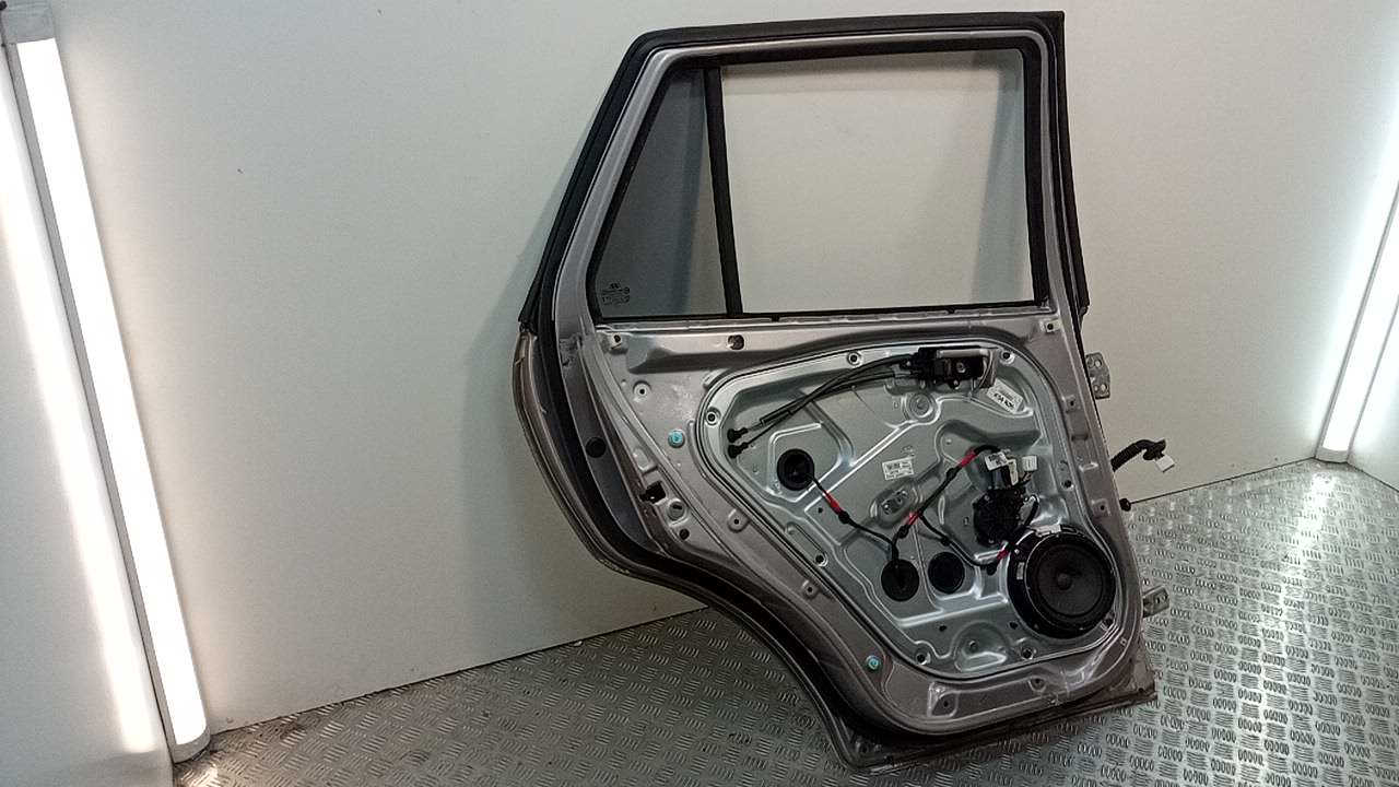 Дверь задняя левая