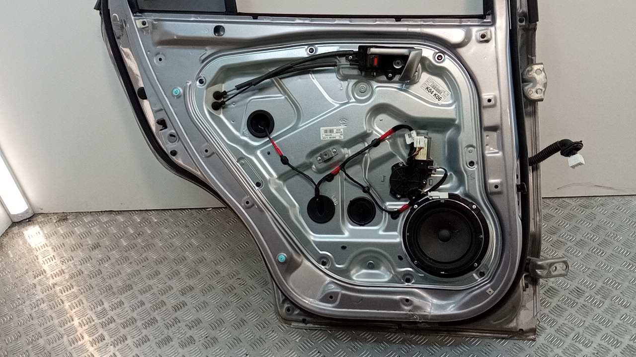 Дверь задняя левая