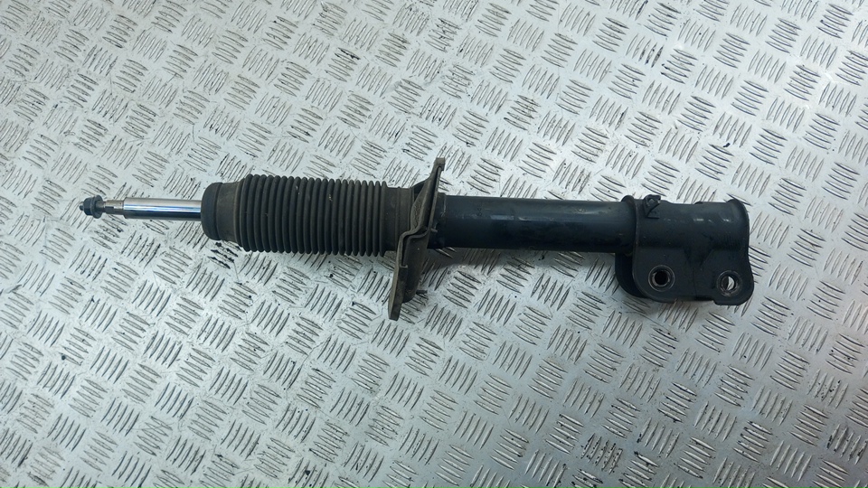 Амортизатор передний правый