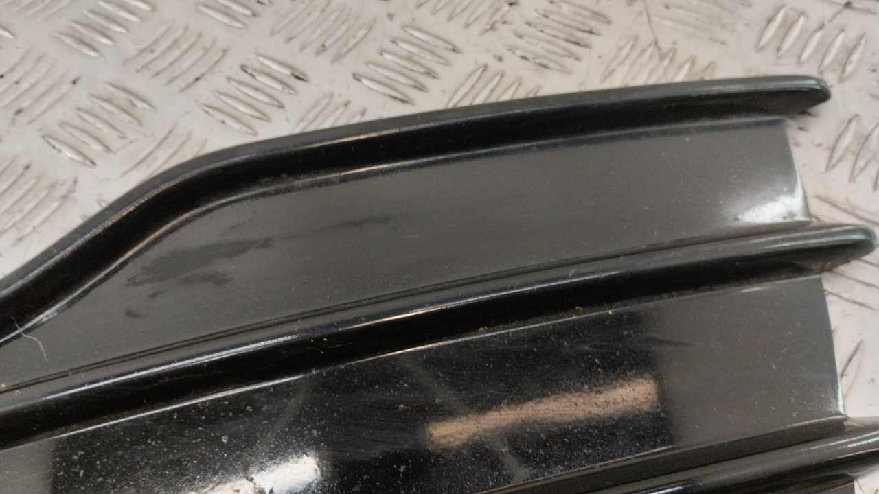 Решетка в бампер левая