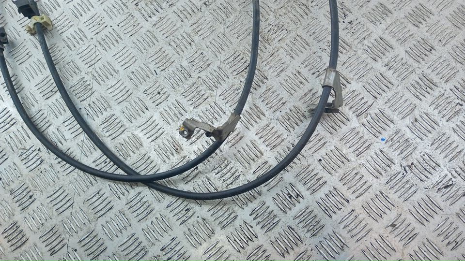 Трос стояночного тормоза