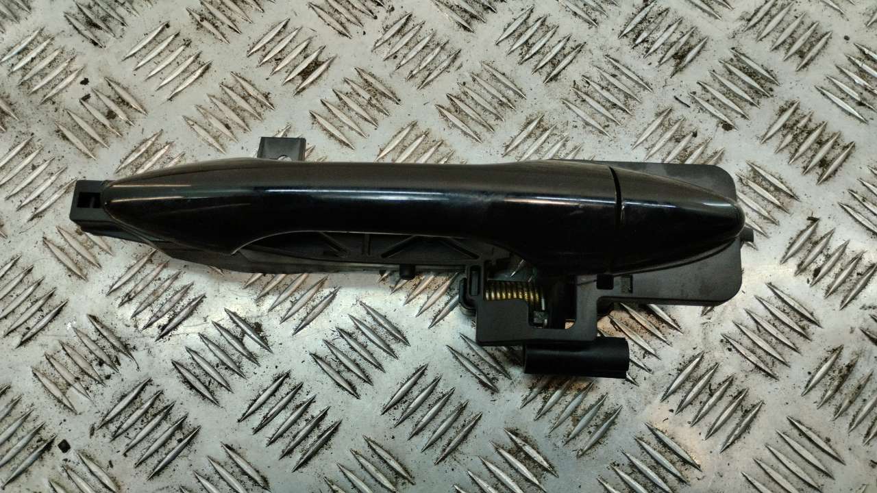 Ручка двери передней наружная левая