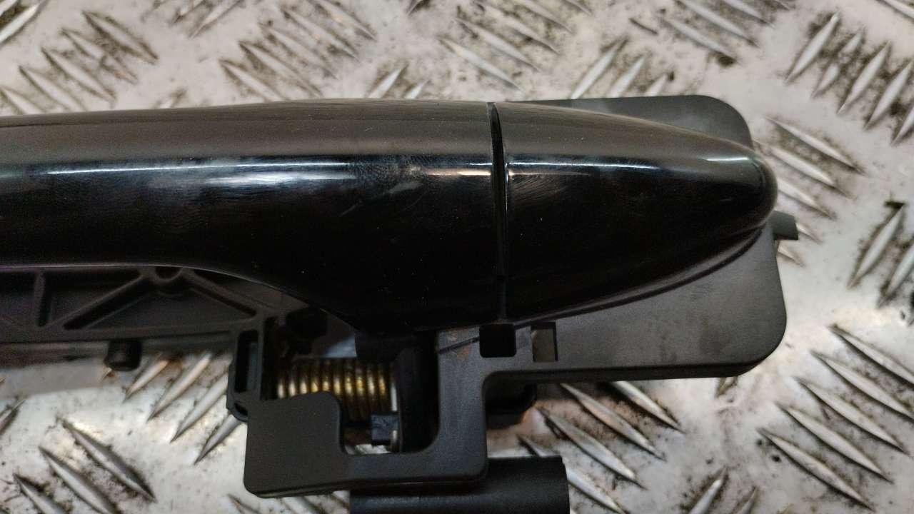 Ручка двери передней наружная левая