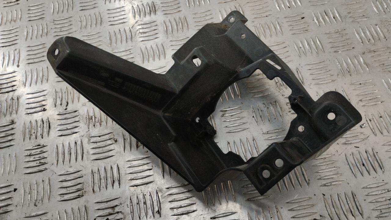 Кронштейн фары противотуманной правой