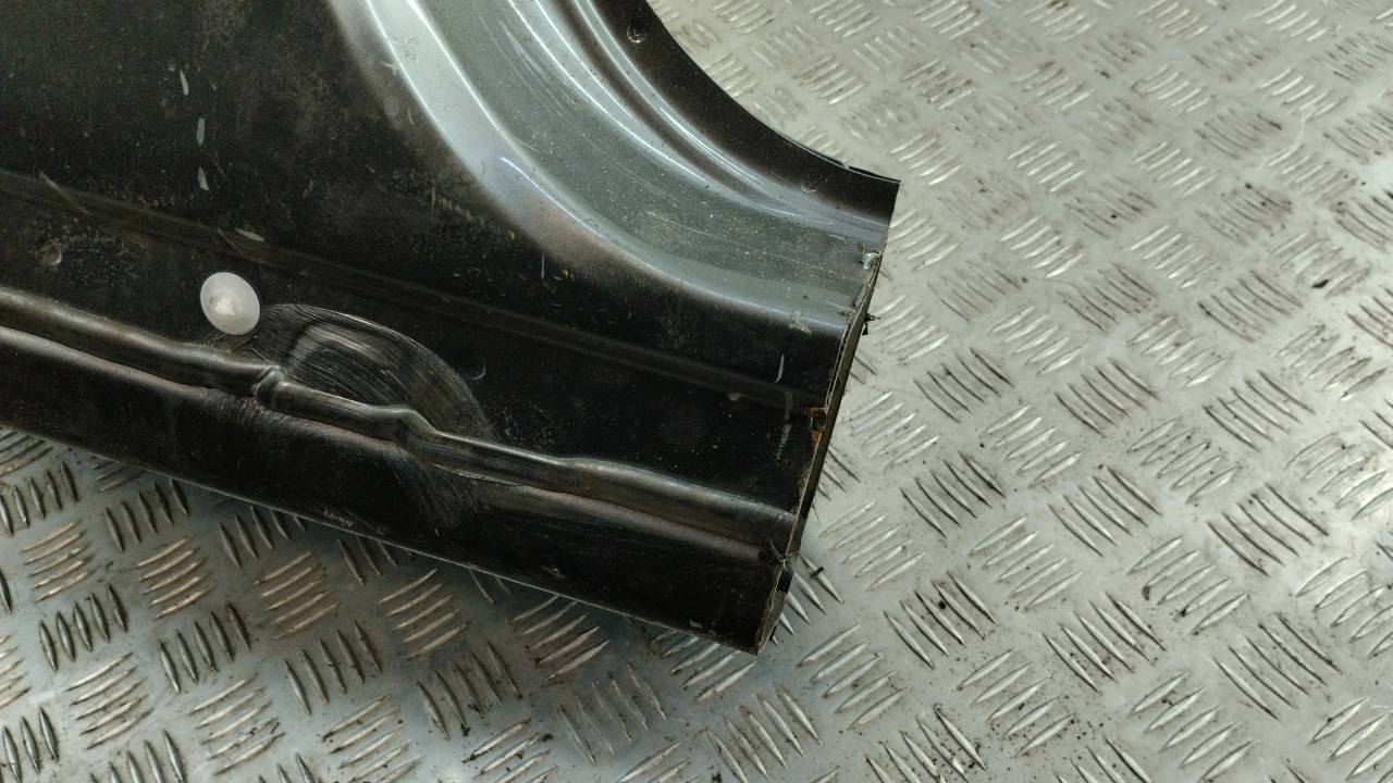 Порог со стойкой левый