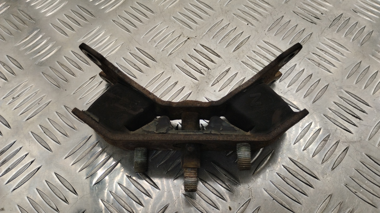 Опора КПП задняя