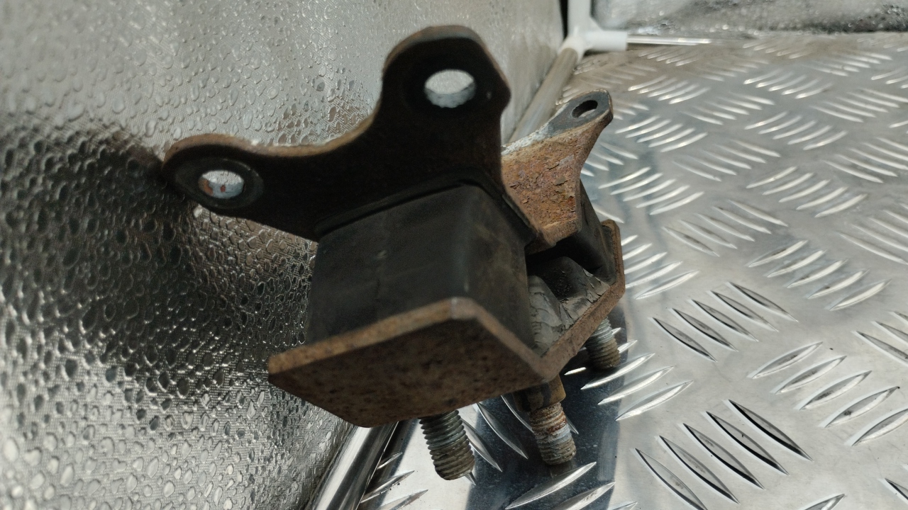 Опора КПП задняя