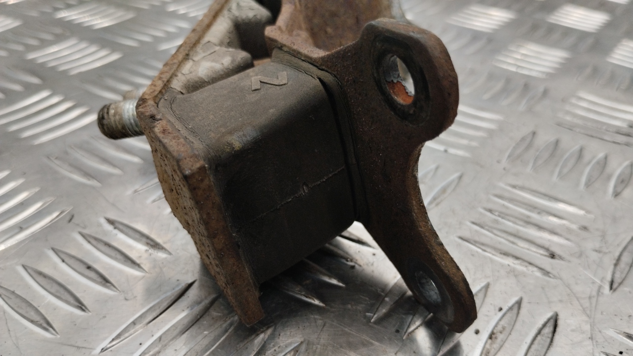 Опора КПП задняя