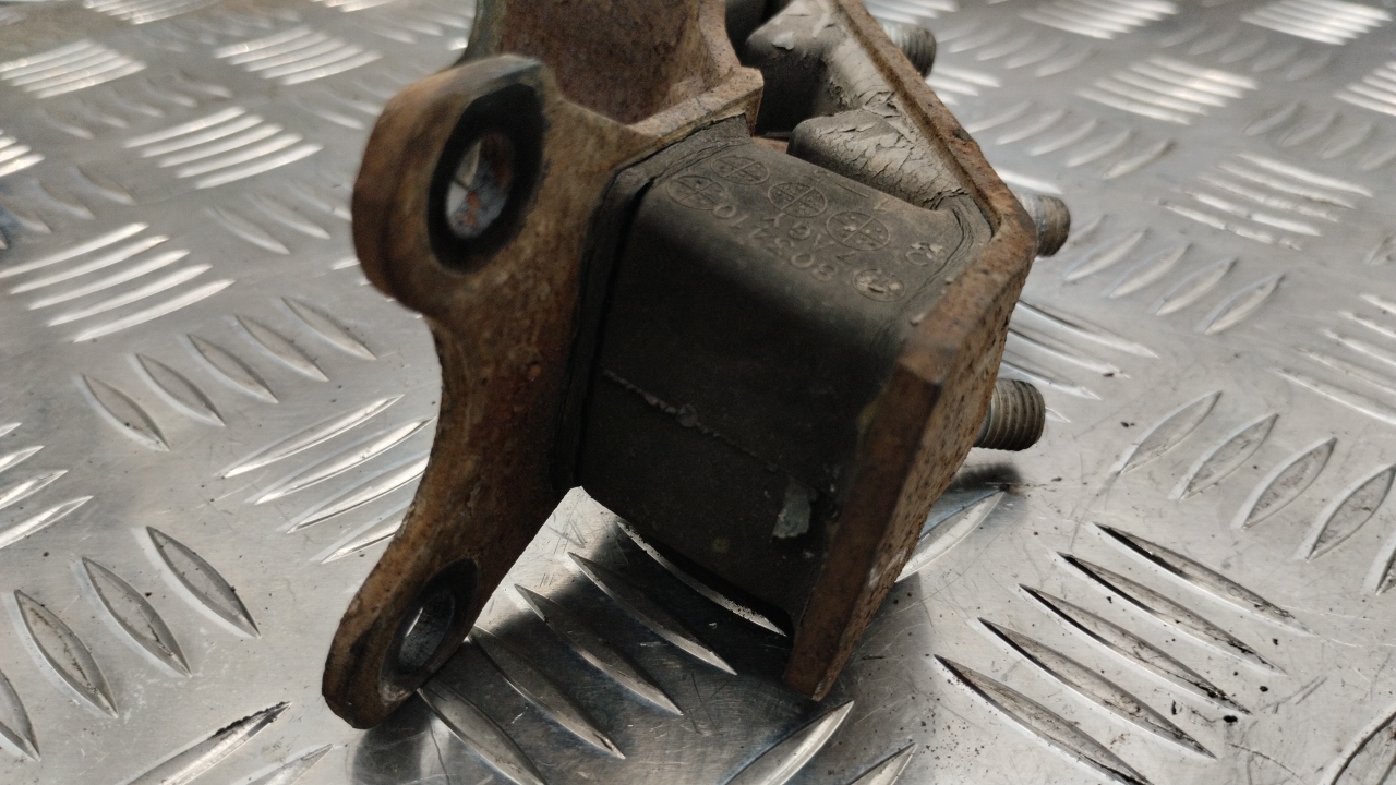 Опора КПП задняя