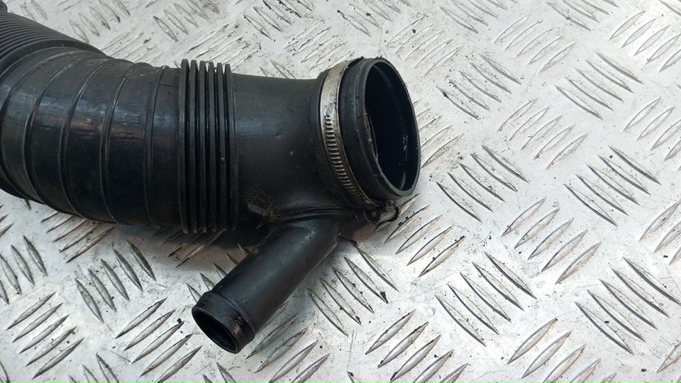 Патрубок воздушного фильтра