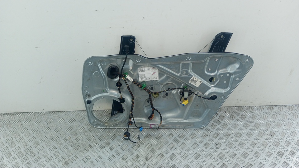 Стеклоподъемник электр. передний правый