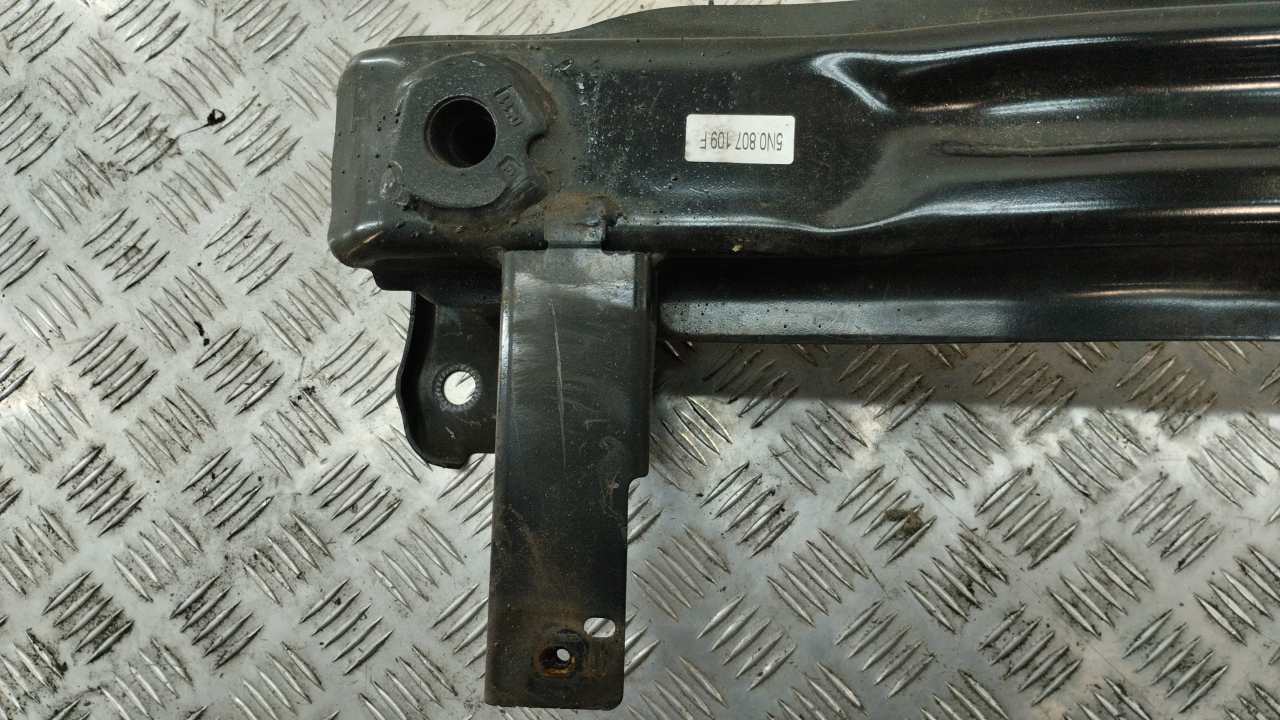 Усилитель переднего бампера