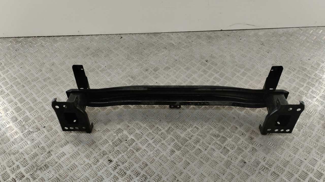 Усилитель переднего бампера