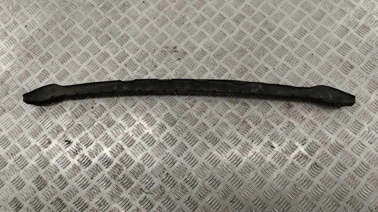 Усилитель переднего бампера