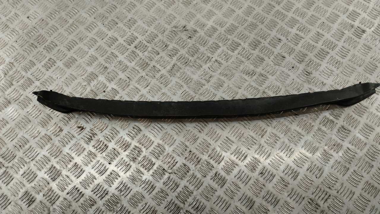 Усилитель переднего бампера