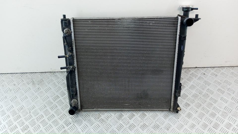 Радиатор охлаждения двигателя