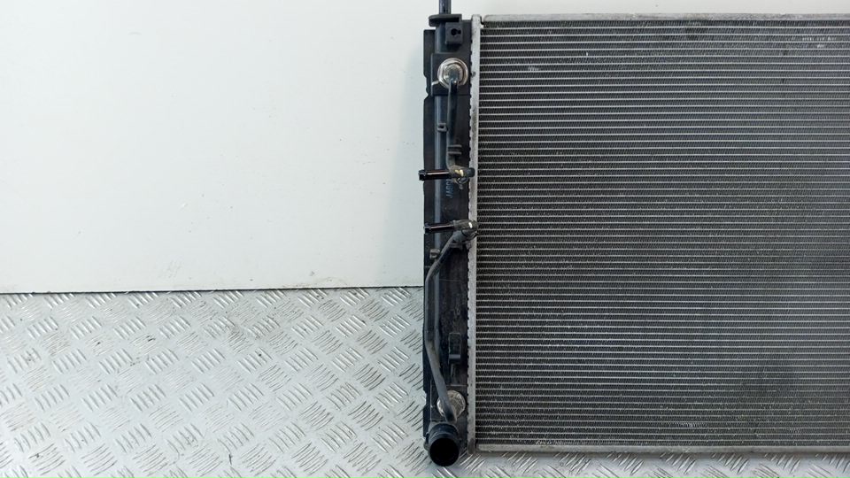 Радиатор охлаждения двигателя