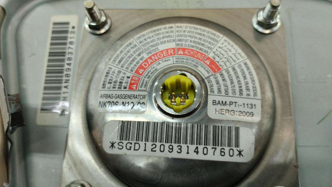 Подушка безопасности в рулевое колесо