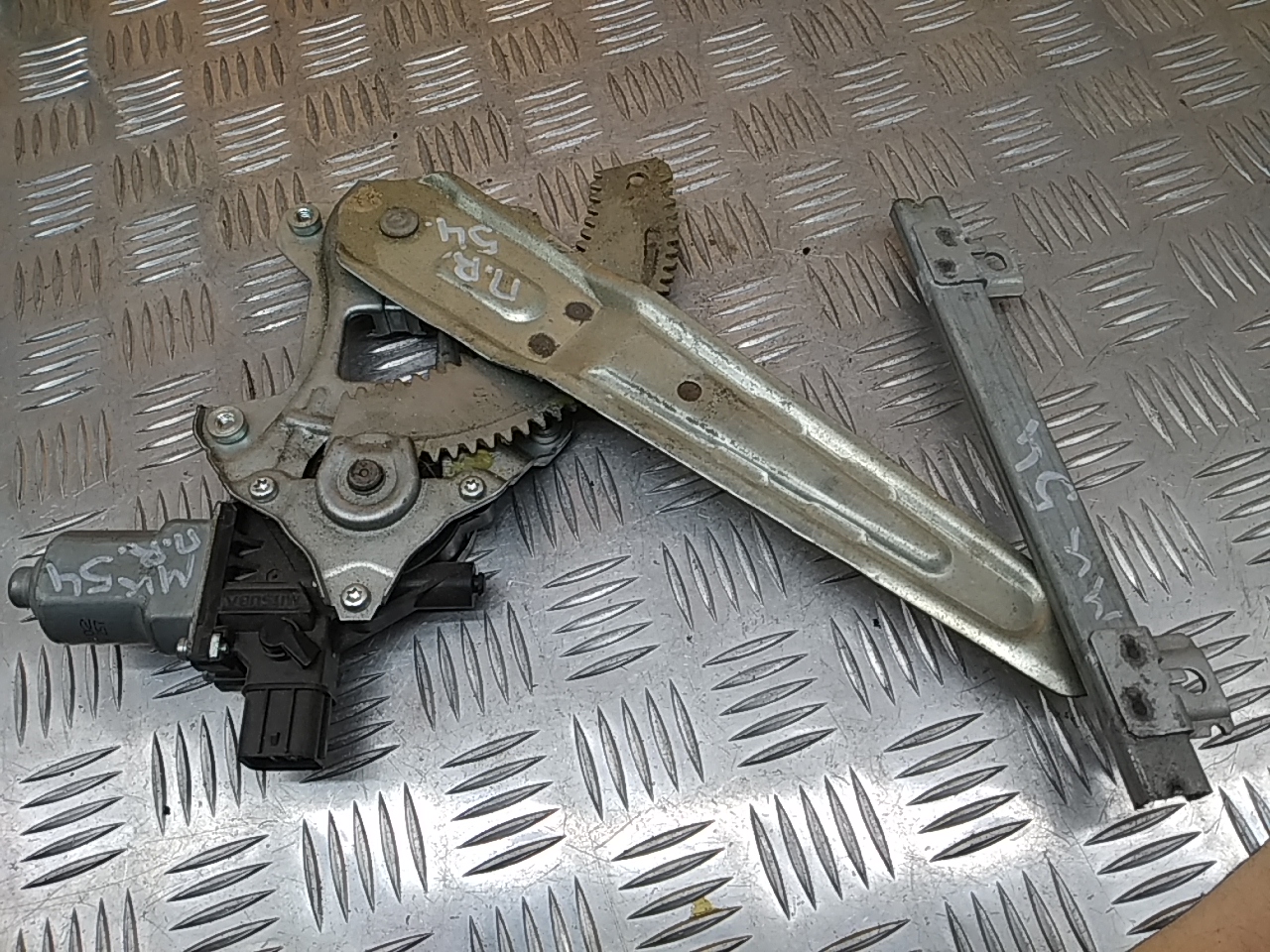 Стеклоподъемник электр. передний правый