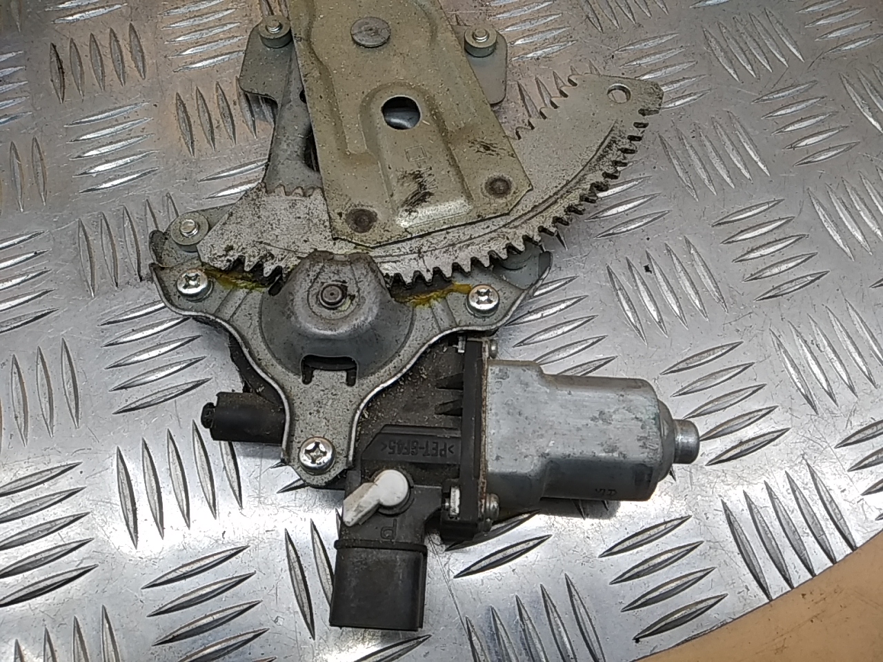 Стеклоподъемник электр. передний правый