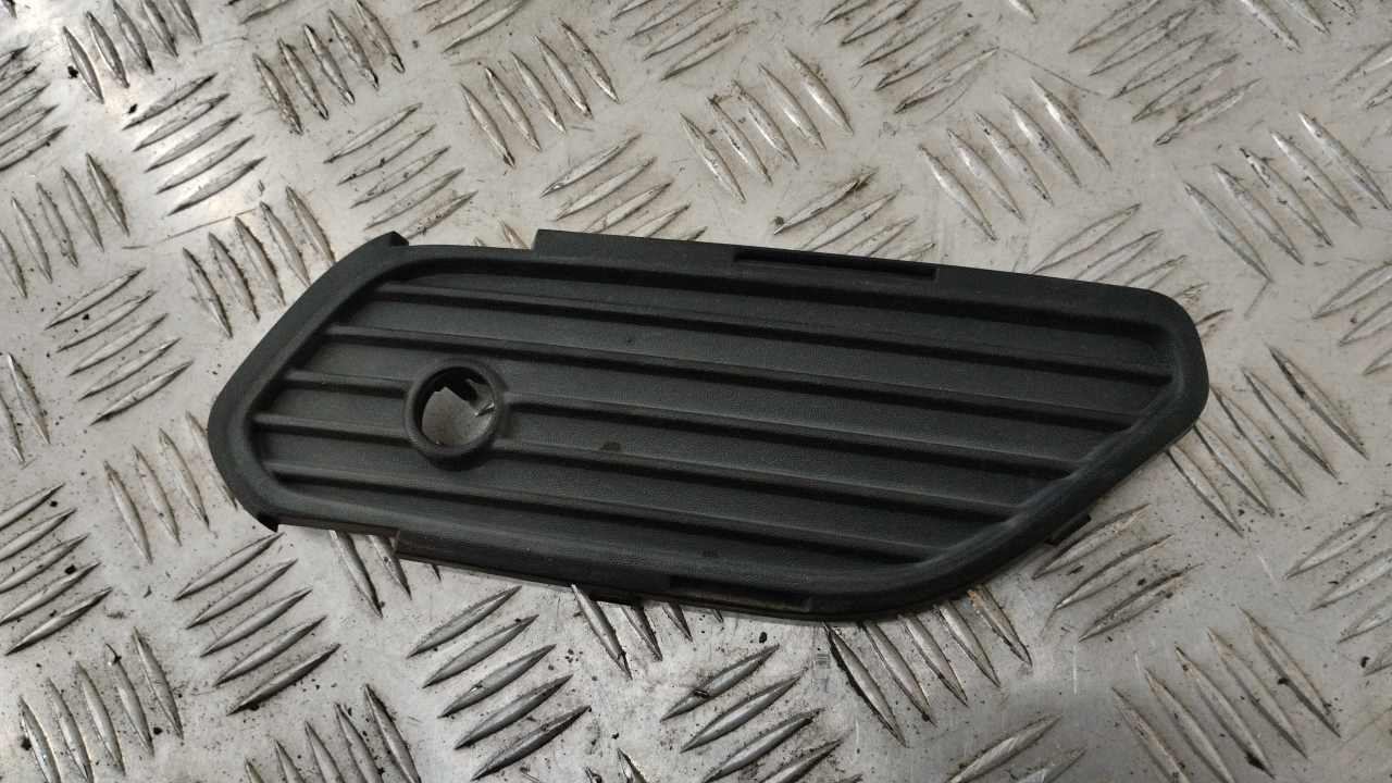 Решетка в бампер левая