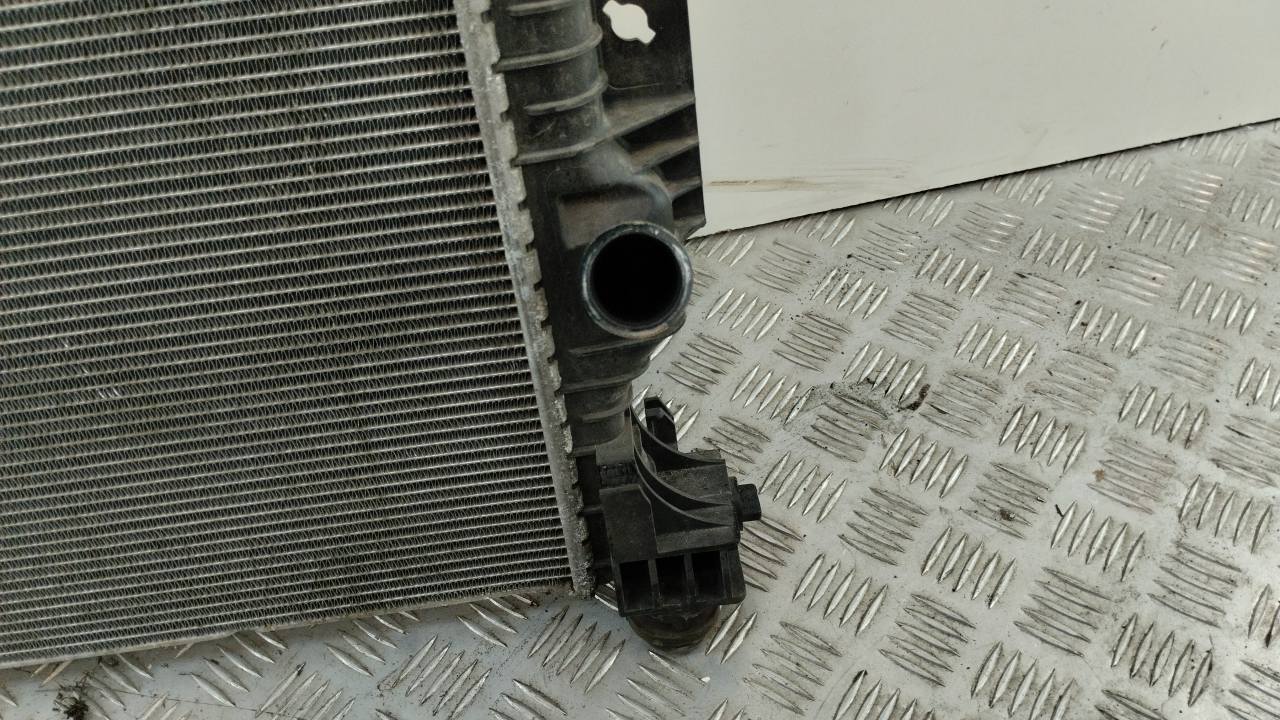 Радиатор охлаждения двигателя