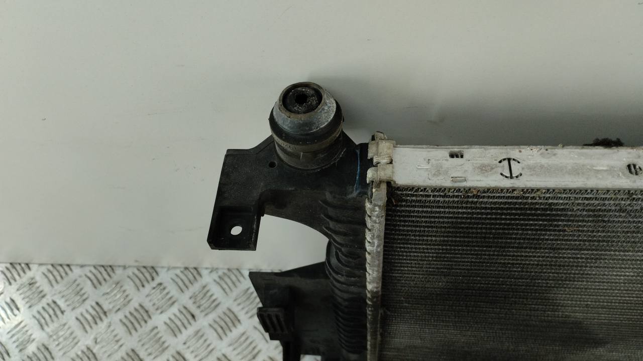 Радиатор охлаждения двигателя