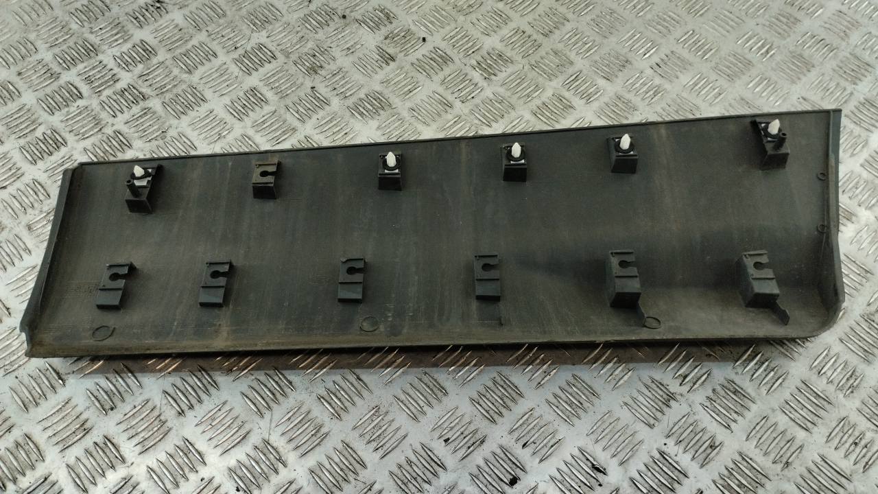 Накладка двери задней правой