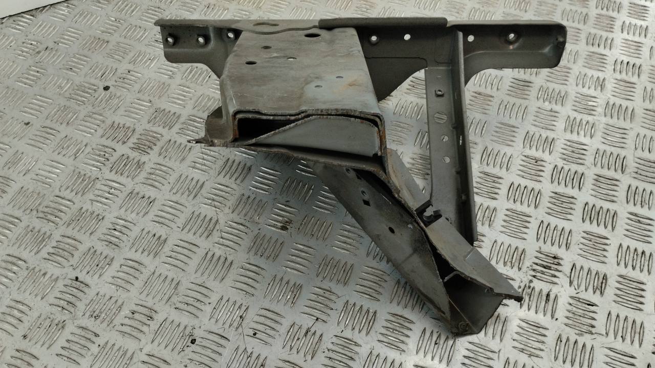 Лонжерон передний правый