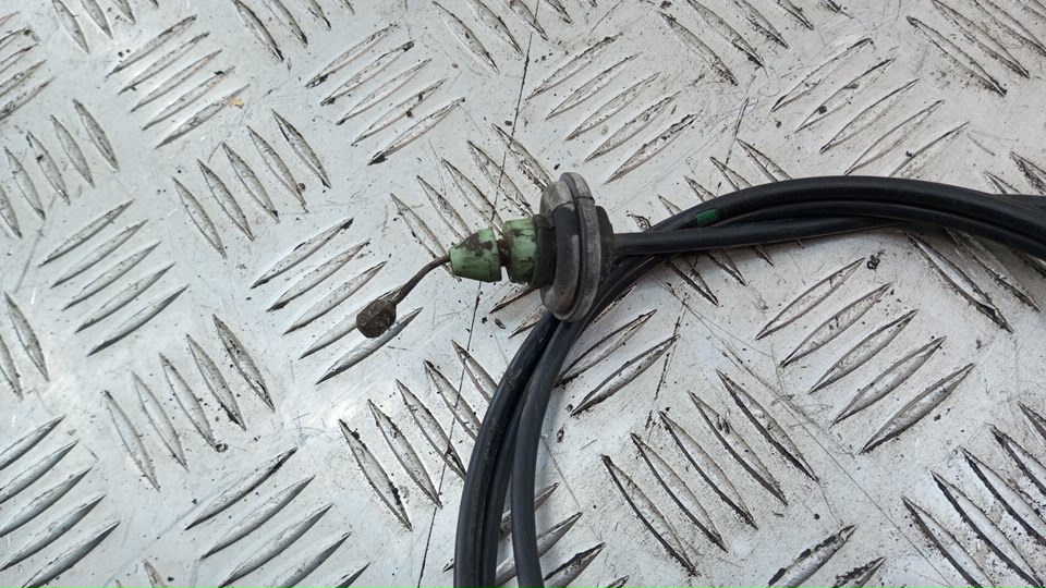 Трос открывания капота