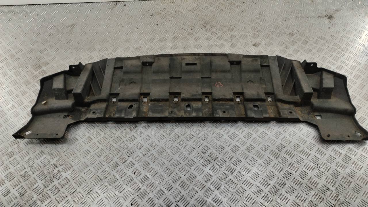 Пыльник переднего бампера