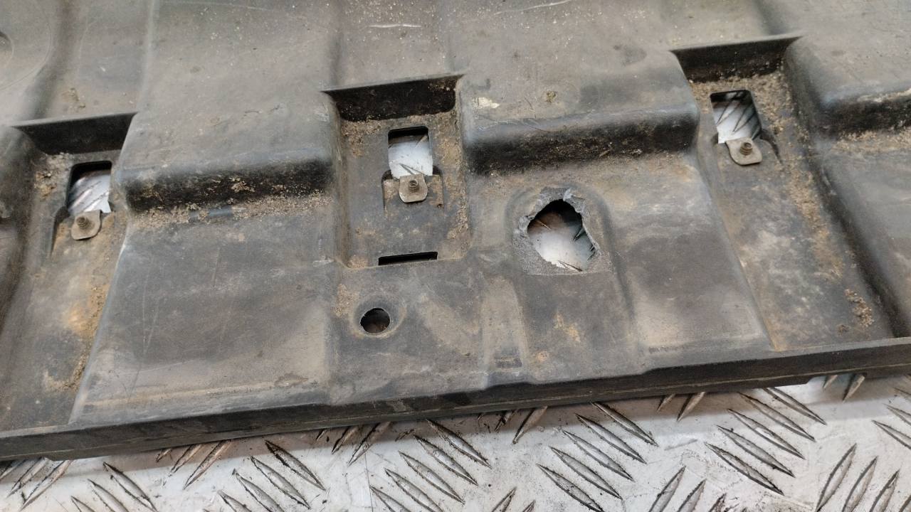 Пыльник переднего бампера