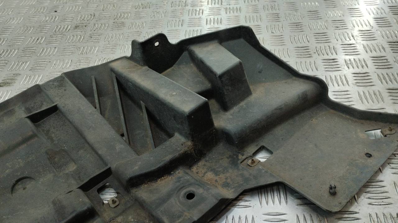 Пыльник переднего бампера