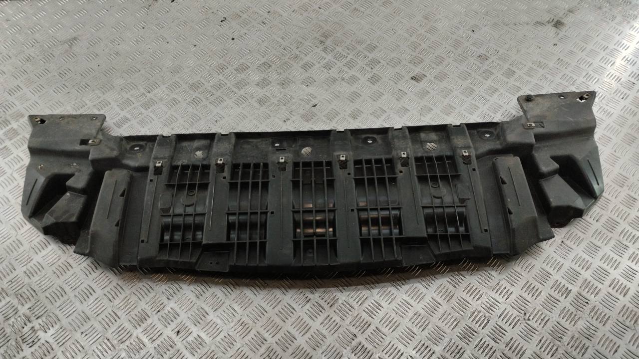 Пыльник переднего бампера