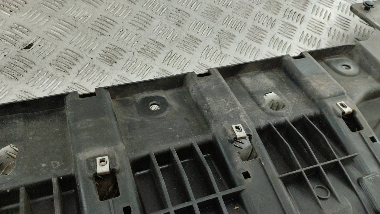 Пыльник переднего бампера