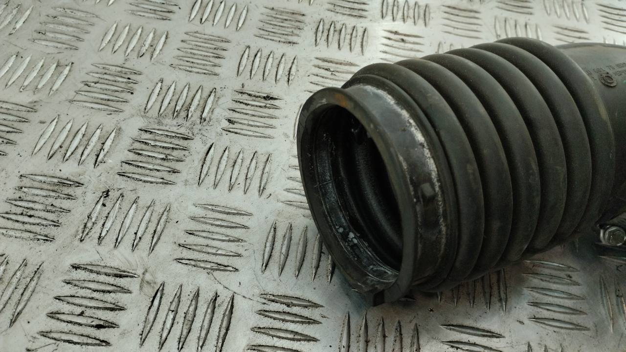 Патрубок воздушного фильтра