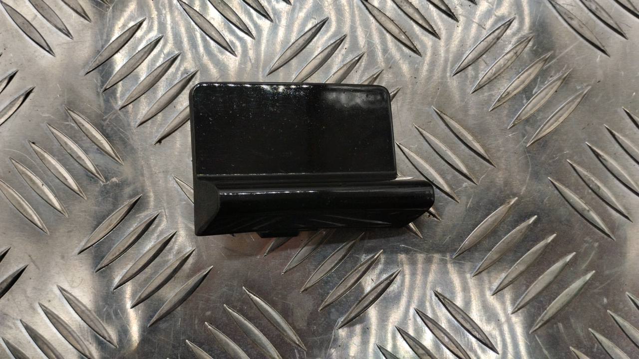 Заглушка буксировочного крюка