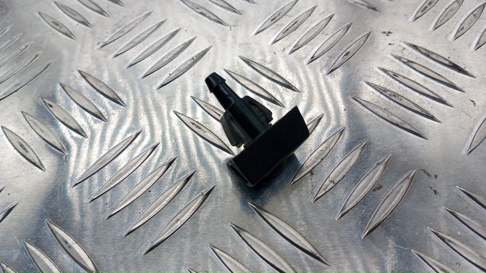 Форсунка омывателя лобового стекла