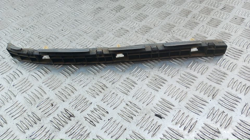 Кронштейн заднего бампера правый