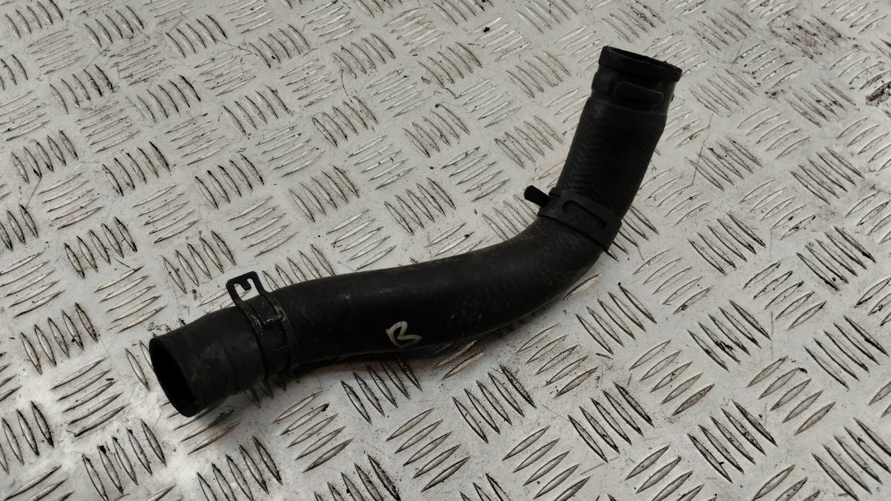 Патрубок радиатора