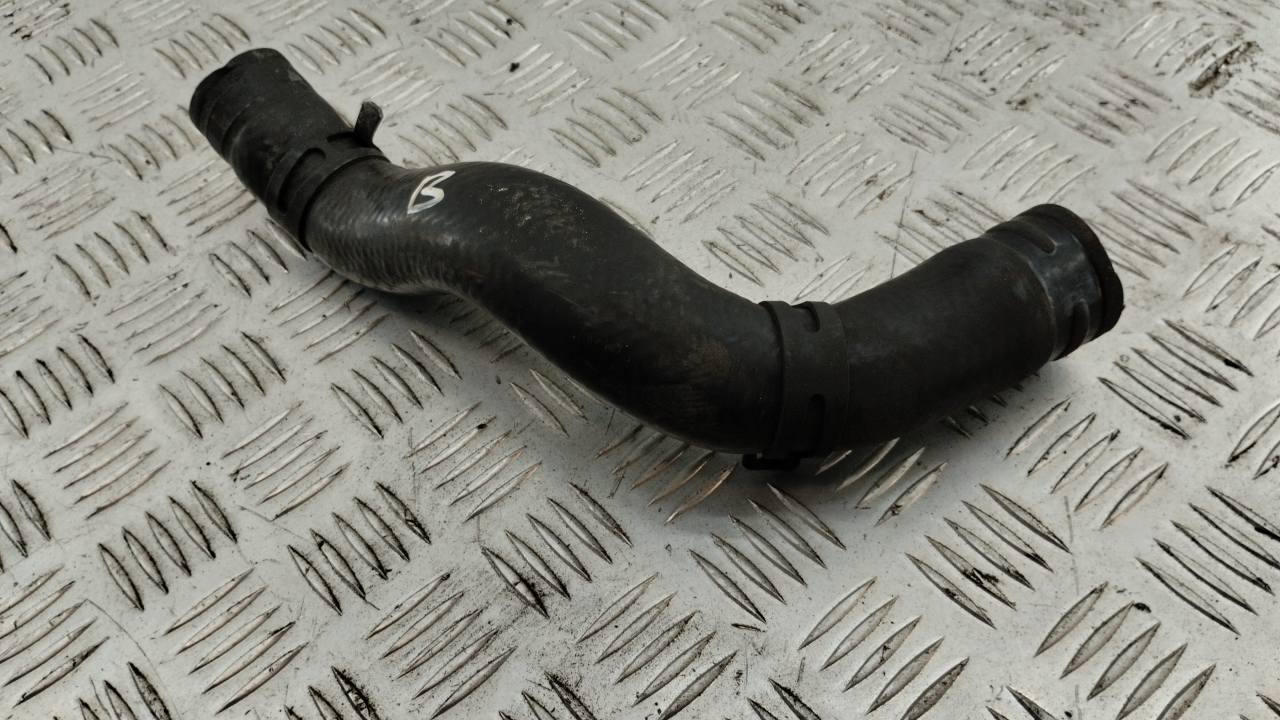 Патрубок радиатора