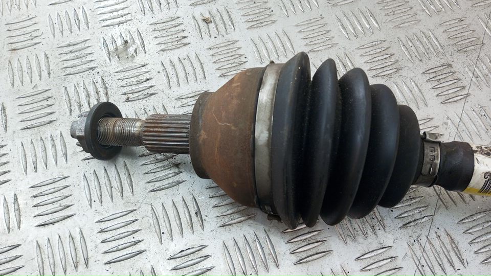Полуось передняя правая